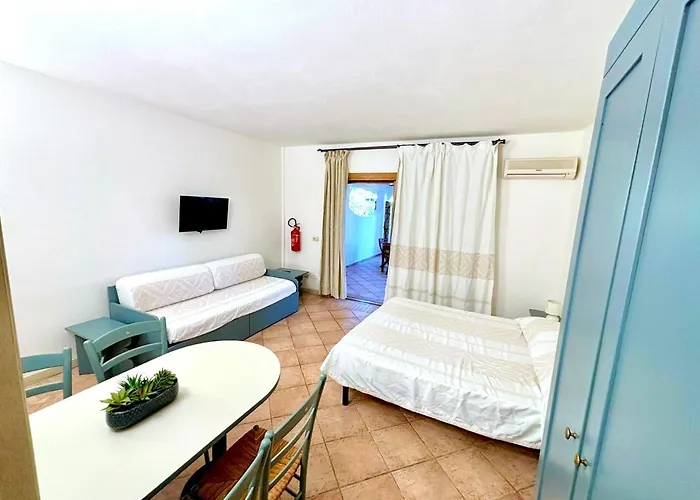 In Porto Rotondo, Outdoor Pool Apartamento